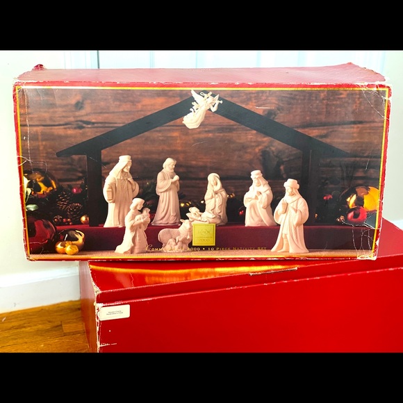 ‼️SOLD‼️ Lenox Vintage “Commemorate 2000* 10 Piece Nativity Set - Picture 5 of 7